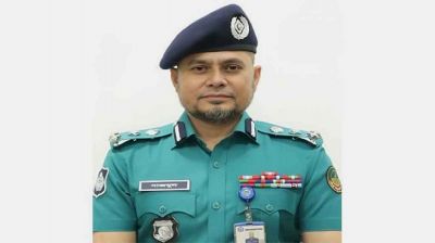 রাস্তা বন্ধ করে যাতায়াতের অভিযোগে গাজীপুর পুলিশ কমিশনার প্রত্যাহার