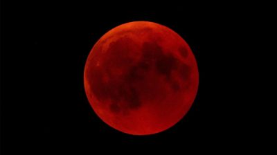 আজ রাতে বছরের শেষ পূর্ণগ্রাস চন্দ্রগ্রহণ ‘সুপার ব্লাড মুন’