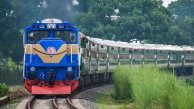 ৪ ঘণ্টা পর ঢাকার সঙ্গে উত্তরবঙ্গের ট্রেন চলাচল স্বাভাবিক
