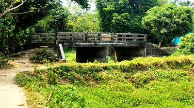 বাঞ্ছারামপুরে সেতু আছে, রাস্তা নেই