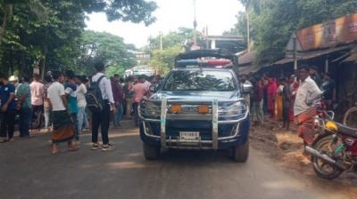 নাটোরে ট্রাকচাপায় শ্রমিক নিহতের ঘটনায় ২ ঘণ্টা সড়ক অবরোধ