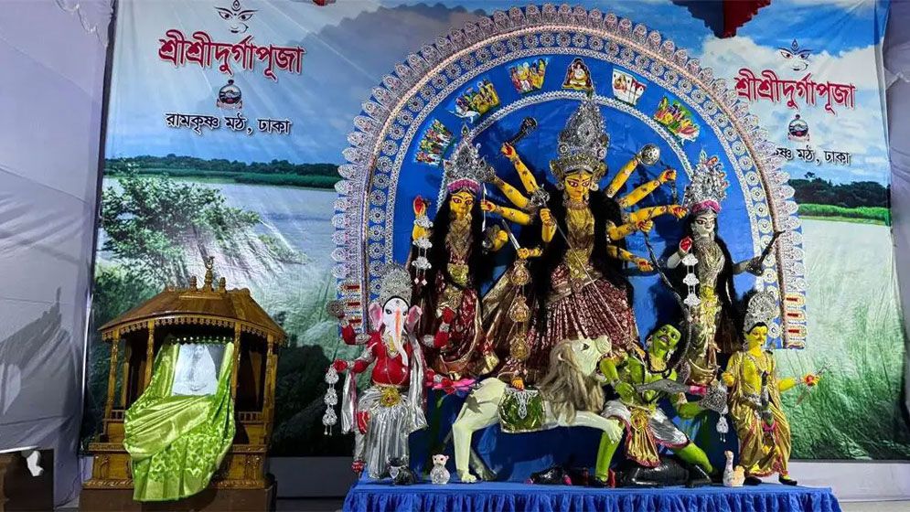 দেবীপক্ষের সূচনা, মহাষষ্ঠীতে আমন্ত্রণ ও অধিবাস আজ