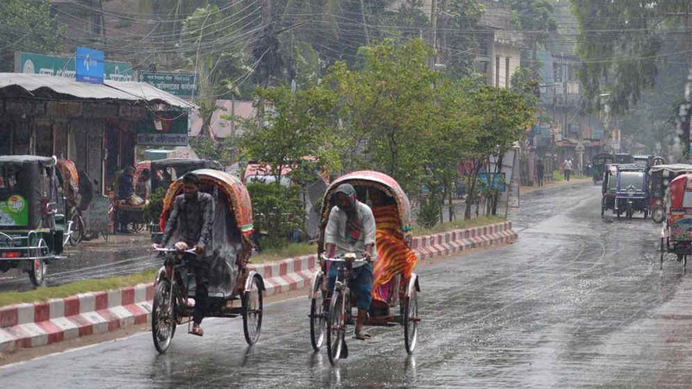 সারা দেশে বজ্রসহ বৃষ্টির আভাস, বঙ্গোপসাগরে লঘুচাপের সম্ভাবনা