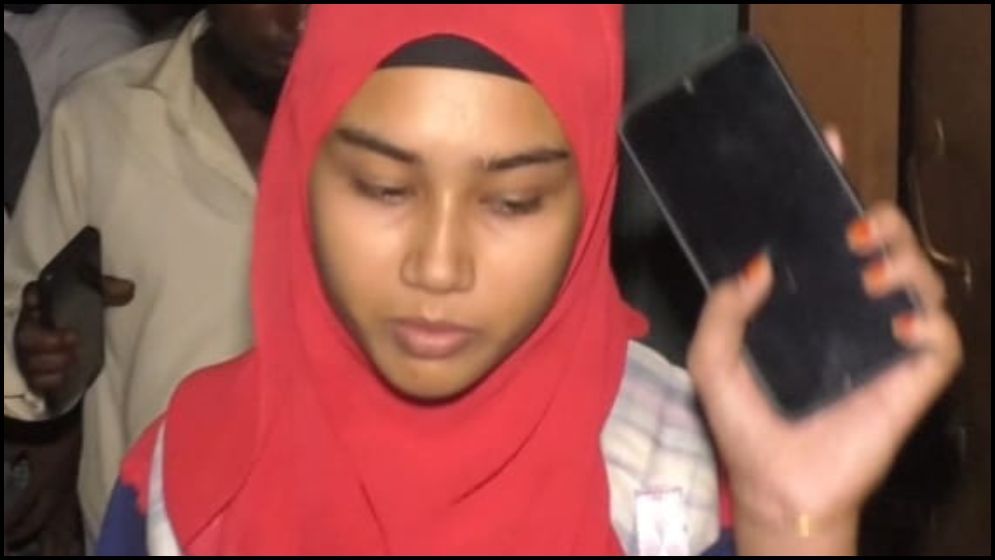 চাচার শালিকার সঙ্গে ভাতিজার প্রেম : বিয়ের দাবিতে অনশন