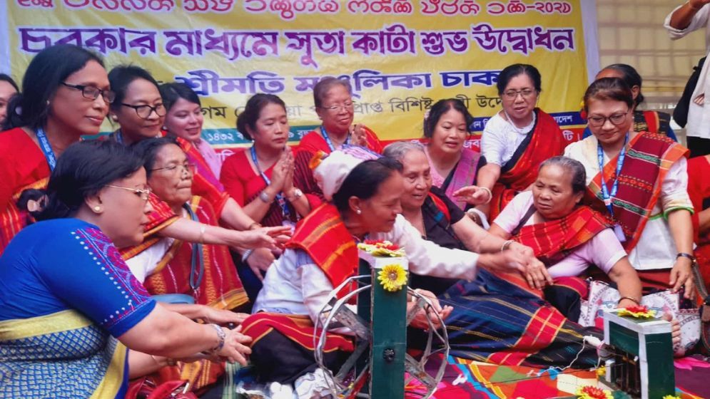 সাধু - সাধু ধ্বনিতে মুখরিত রাজবন বিহার প্রাঙ্গন