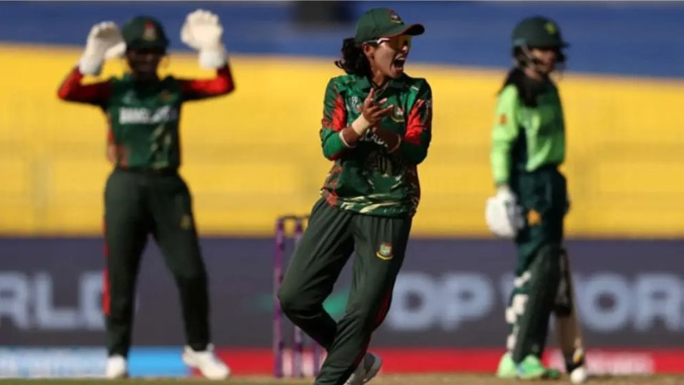 মেয়েরা পাকিস্তানকে ১২৯ রানে আটকালো বাংলাদেশ