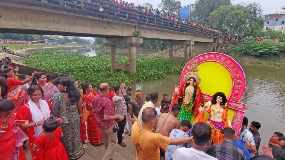 বগুড়ায় শেষ হলো শারদীয় দুর্গোৎসব