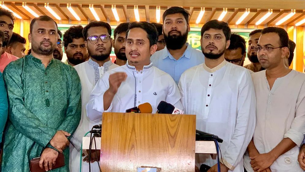 কয়েক উপদেষ্টা‘সেফ এক্সিট’ নিয়ে ভাবছেন : সারজিস