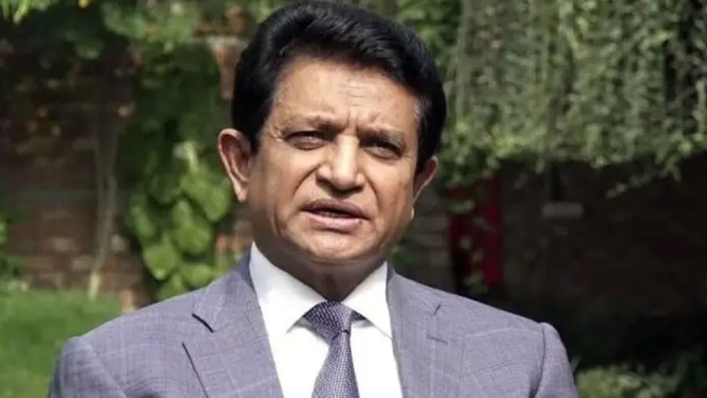 এ কে আজাদের গণসংযোগস্থলে হামলা, গাড়ি ভাঙচুর