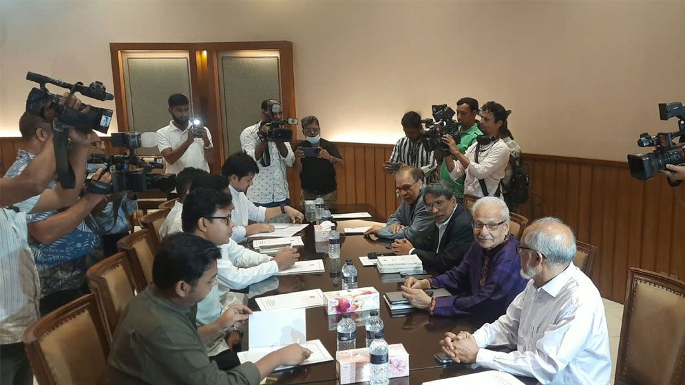 জুলাই সনদ বাস্তবায়ন ইস্যুতে জাতীয় ঐকমত্য কমিশনের সঙ্গে বৈঠকে এনসিপি