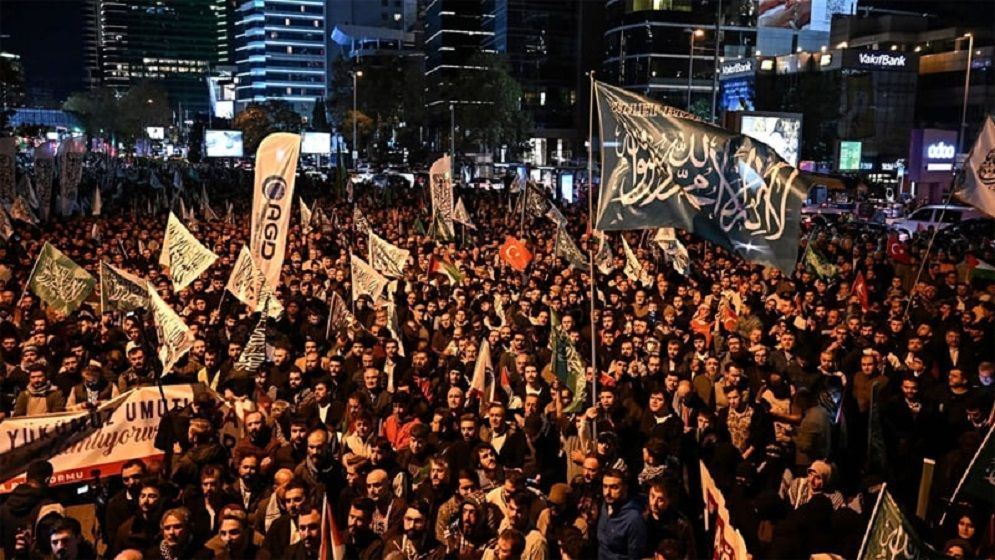 সুমুদ ফ্লোটিলা আটকের ঘটনায় বিশ্বজুড়ে প্রতিবাদের ঝড়