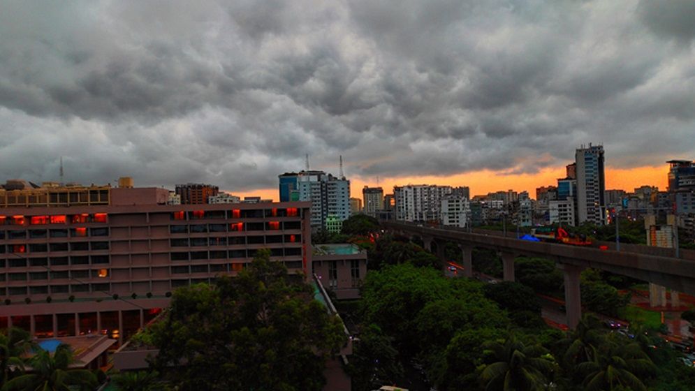 ঢাকায় মেঘলা আকাশ, হালকা বৃষ্টির সম্ভাবনা