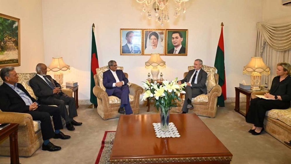 বিএনপি মহাসচিবের সঙ্গে ইউরোপীয় ইউনিয়নের রাষ্ট্রদূতের বৈঠক