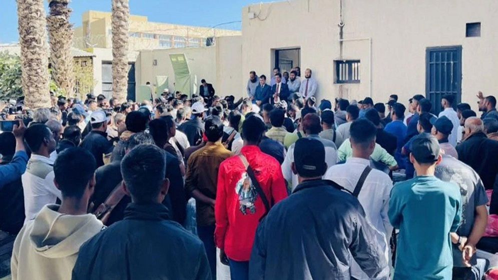 আরও তিন শতাধিক বাংলাদেশিকে লিবিয়া থেকে দে‌শে ফেরা‌নো হ‌চ্ছে