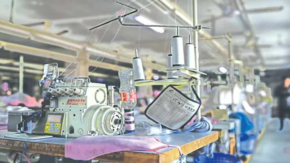 সংকটে বেসামাল পোশাক খাত