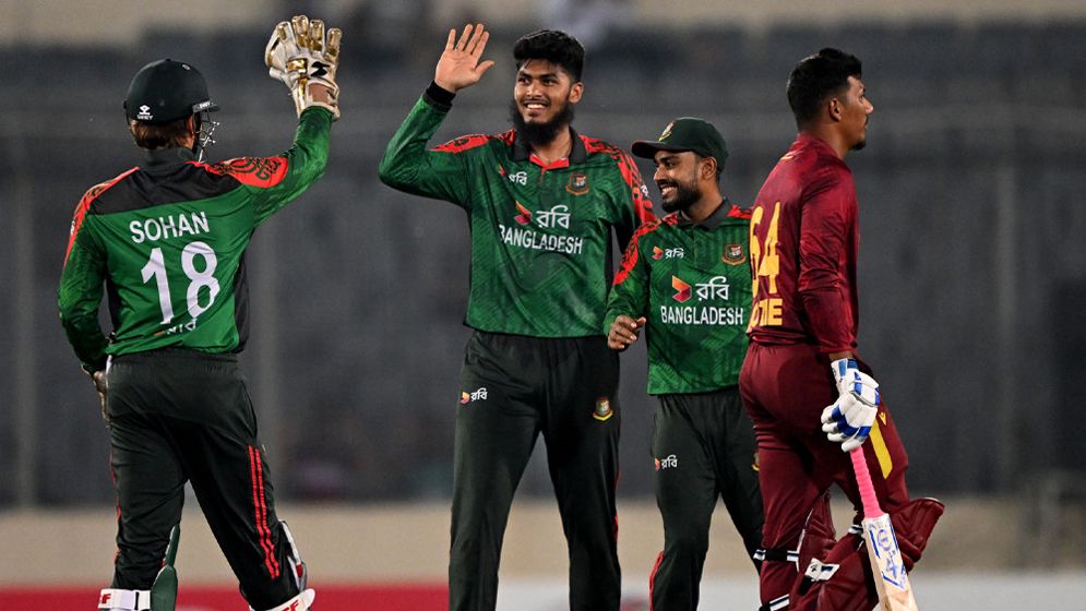 ১৭৯ রানের বিশাল জয়ে সিরিজ বাংলাদেশের