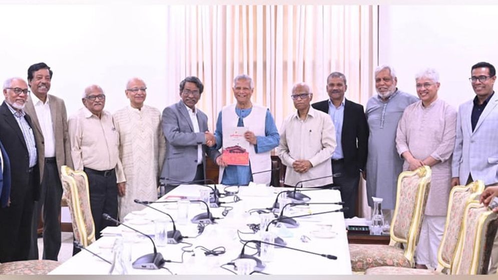 প্রধান উপদেষ্টার কাছে জুলাই সনদ বাস্তবায়নের সুপারিশ জমা