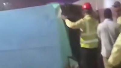 কর্ণফুলী টানেলে বাস নিয়ন্ত্রণ হারিয়ে উল্টে আহত ৩