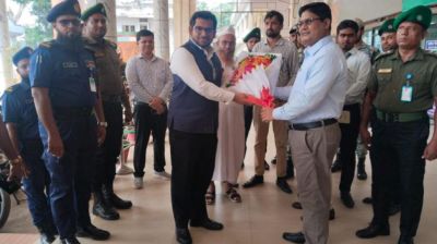 বেনাপোল স্থলবন্দর পরিদর্শন ভারতীয় ডেপুটি হাইকমিশনারের