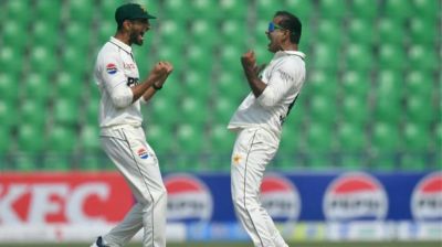 গাদ্দাফি স্টেডিয়ামে পাকিস্তানের দাপুটে জয়