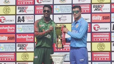 বগুড়ায় বাংলাদেশ–আফগানিস্তান অনূর্ধ্ব–১৯ সিরিজের ট্রফি উন্মোচন