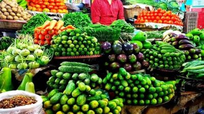 টানা বৃষ্টিতে বাড়তি সবজির দাম, ভোগান্তিতে ক্রেতারা