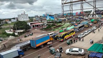 ব্রাহ্মণবাড়িয়ায় ঢাকা-সিলেট মহাসড়কে দীর্ঘ যানজট
