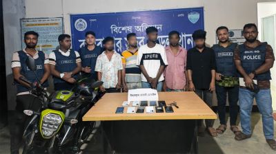 কক্সবাজারে পর্যটককে ছুরিকাঘাত করে মোবাইল ছিনতাই, গ্রেফতার ৫