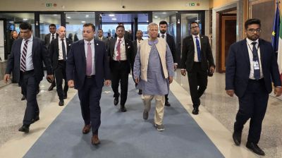 রোম সফর শেষে দেশে ফিরলেন অন্তর্বর্তী সরকারের প্রধান উপদেষ্টা