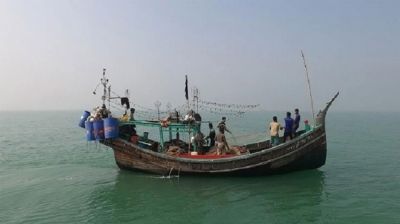 নিষেধাজ্ঞা শেষে ২২ দিন পর নদীতে নেমেছেন জেলেরা