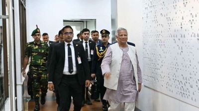 দেশে ফিরলেন প্রধান উপদেষ্টা