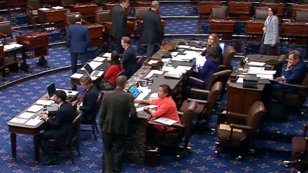 বাজেট অচলাবস্থায় যুক্তরাষ্ট্রে সরকার শাটডাউন শুরু