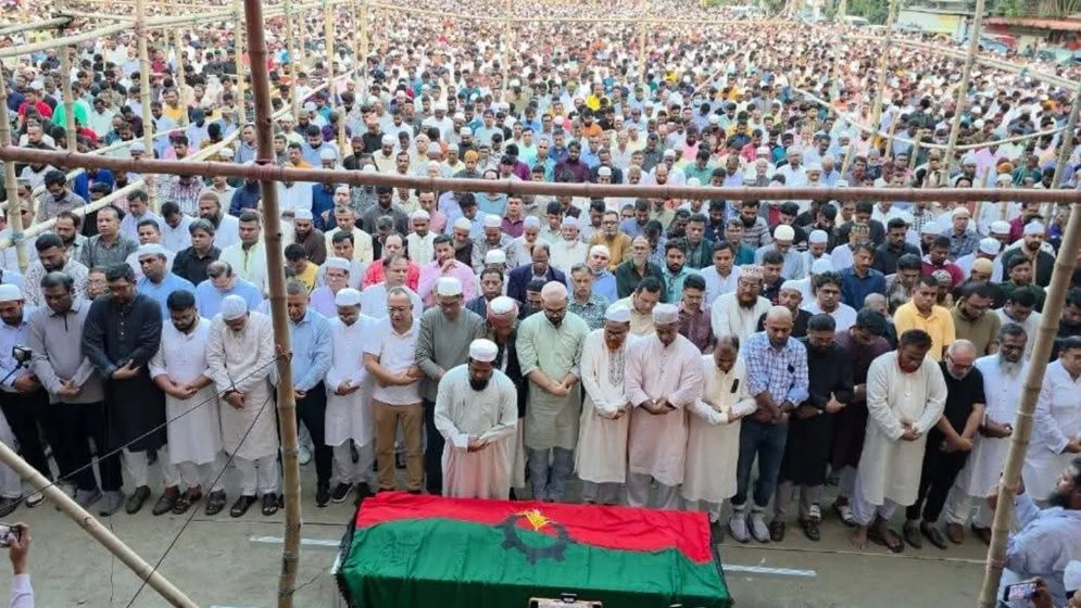 যুবদল নেতা কিবরিয়ার জানাজায় মানুষের ঢল