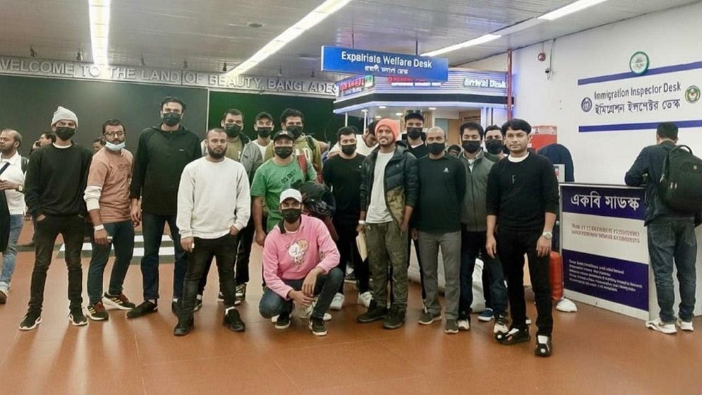 আরও ৩৯ বাংলাদেশিকে ফেরত পাঠাল যুক্তরাষ্ট্র