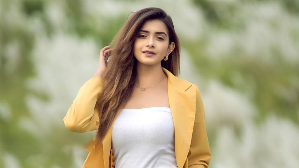 গ্রেফতার হতে পারেন তানজিন তিশা