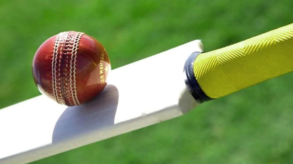 পরপর ৮ ছক্কায় বিশ্ব রেকর্ড