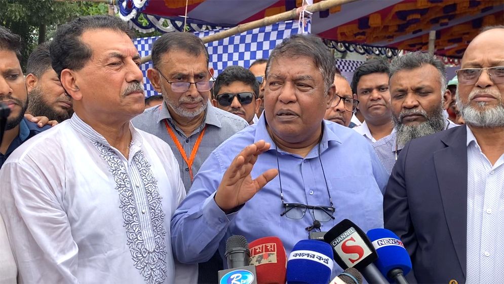 ‘স্বাস্থ্যসেবায় ইংল্যান্ডের মডেলকে সামনে রেখে কাজ করছে বিএনপি’