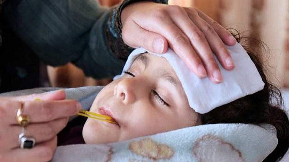 শীতের শুরুতেই বাড়ছে সর্দি-জ্বর, তিন দিনে না কমলে কী করবেন?