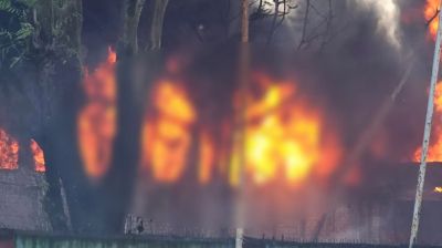 গাজীপুরে কয়েল কারখানায় ভয়াবহ আগুন