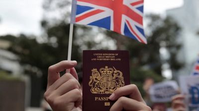 যুক্তরাজ্যে বন্ধ হচ্ছে ‘গোল্ডেন টিকিট’, আশ্রয়প্রার্থীদের জন্য দুঃসংবাদ