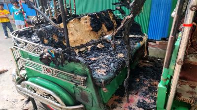 খালাতো বোনকে বিয়ে করতে না পেরে ভাইয়ের সিএনজিতে আগুন