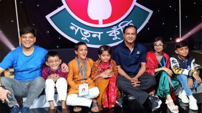 ১৬ বছর পর বিটিভিতে গেলেন আসিফ আকবর