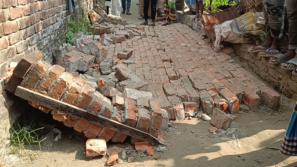 রূপগঞ্জে ভূমিকম্পে দেয়াল ধসে নবজাতকের মৃত্যু, আহত ২