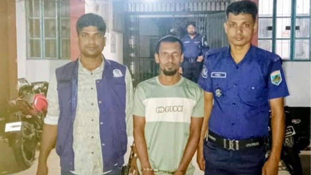 গোসাইবাড়ী অটোচালক হত্যা মামলার আসামি গ্রেপ্তার