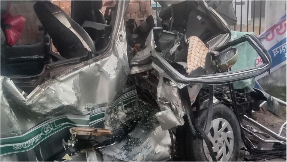 হাটহাজারীতে সড়ক দুর্ঘটনায় মাইক্রোবাসচালক নিহত