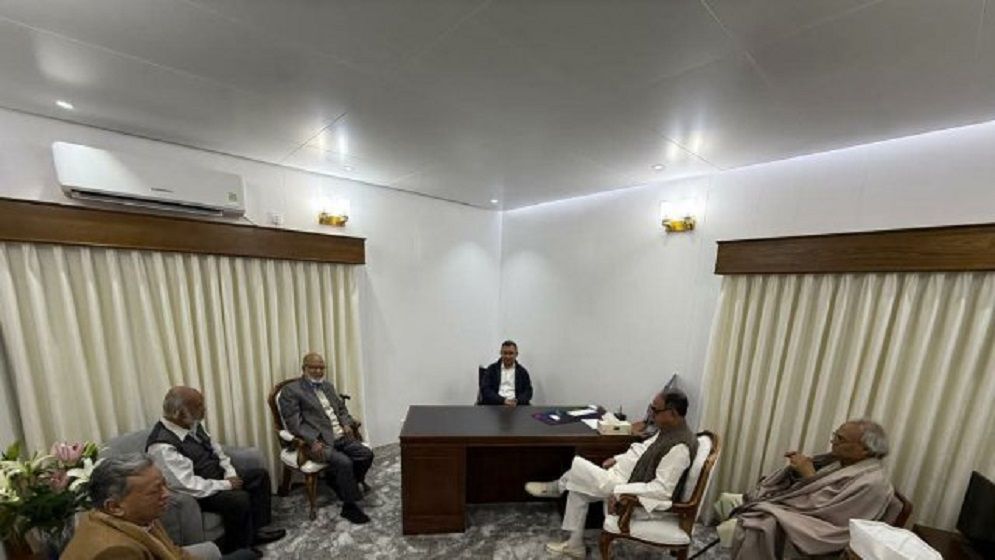 দেশে ফেরার পর প্রথমবার বিএনপির গুলশান কার্যালয়ে তারেক রহমান