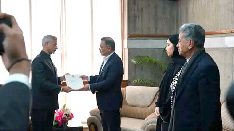 ভারতের শোকবার্তা তারেক রহমানের কাছে হস্তান্তর করলেন জয়শঙ্কর