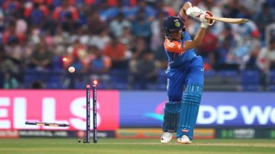 ৪৮ রানেই ৩ উইকেট হারাল ভারত