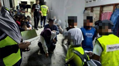 মালয়েশিয়ায় সাঁড়াশি অভিযানে ৭২ বাংলাদেশিসহ ৪০২ অবৈধ অভিবাসী আটক