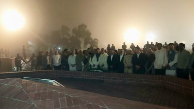 জাতীয় স্মৃতিসৌধে শহীদদের প্রতি শ্রদ্ধা জানালেন তারেক রহমান